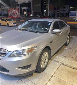 Ford Taurus